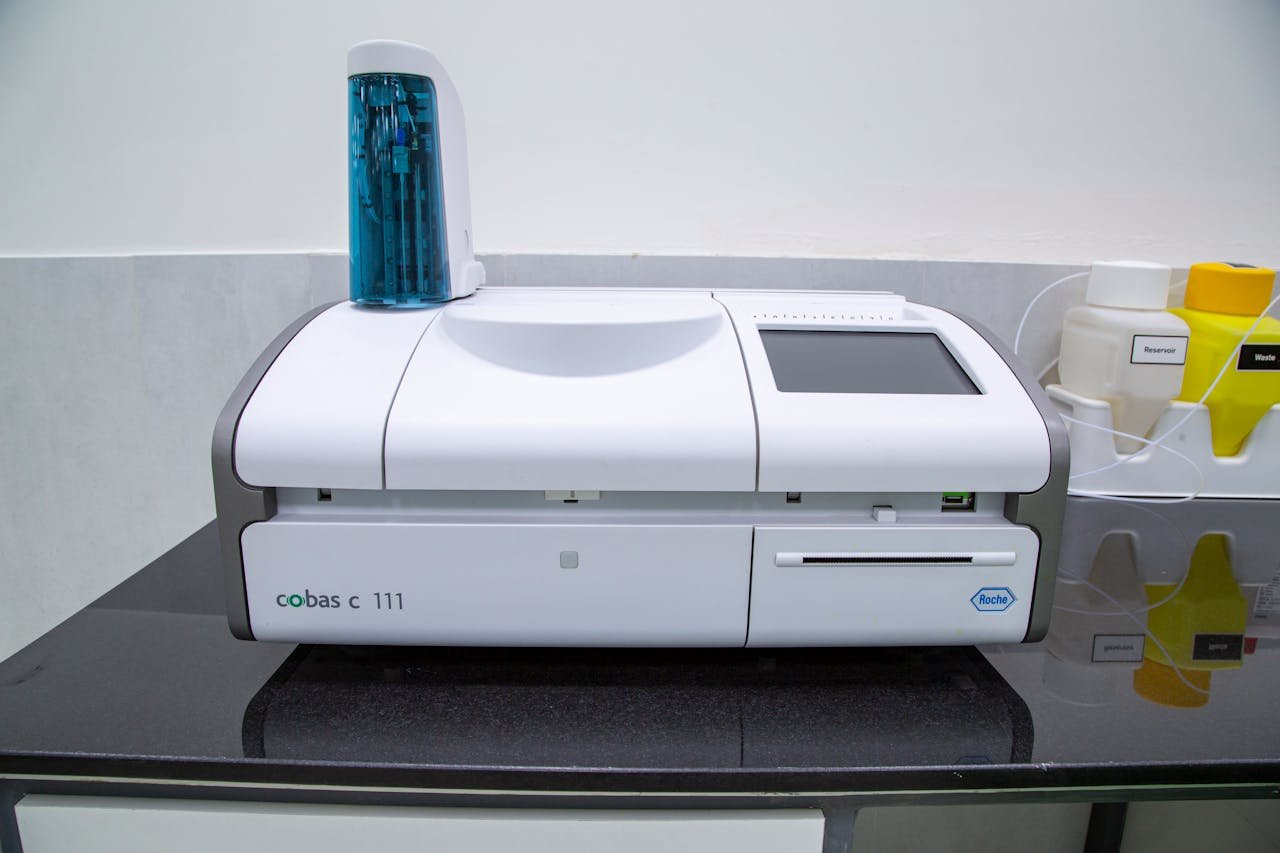 Services High-tech medical analyzer in a laboratory with sterile conditions.